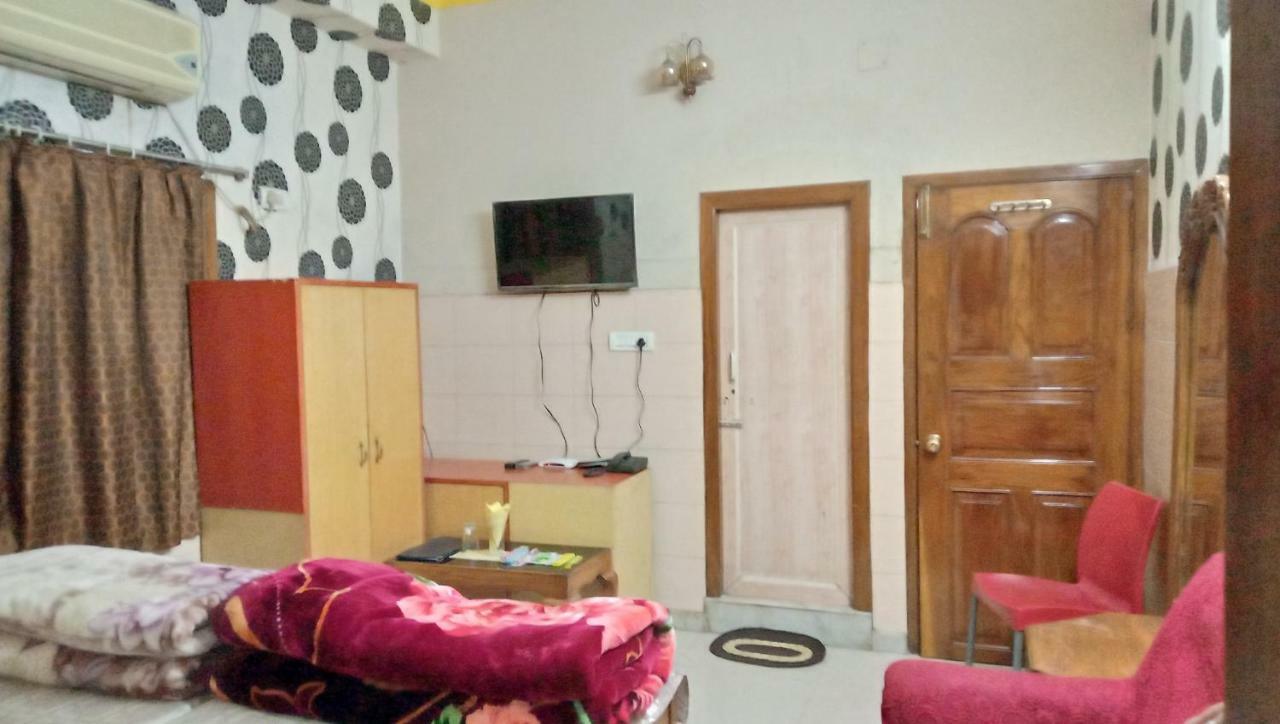 Hotel Surja Laxmi Raiganj エクステリア 写真